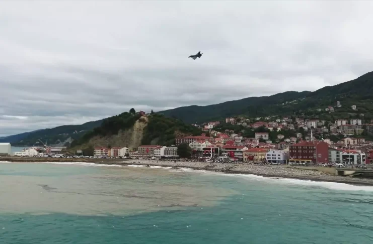 İnebolu’da Atatürk ve Şapka İnkılabı Kutlamaları İçin Savaş Uçakları Gösterisi