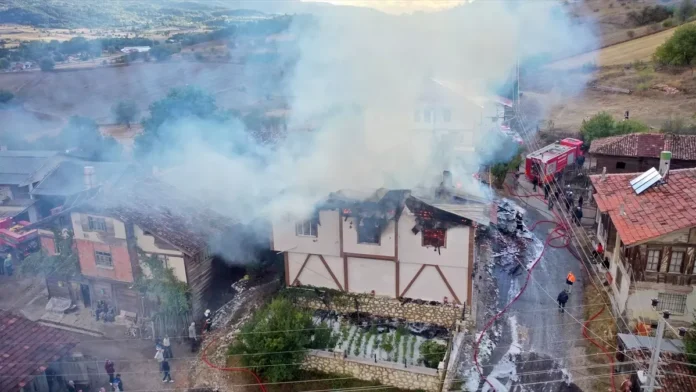Kastamonu'da Yangın Felaketi: Bir Konak Kullanılamaz Hale Geldi