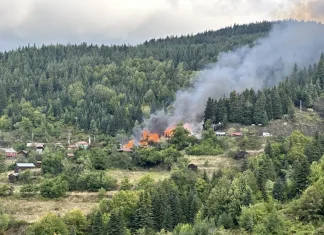 İnebolu Deresökü Köyü’nde Yangın: 9 Ev Zarar Gördü
